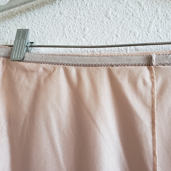 Vintage Behind every Olga there beaty is an Olga Women Slip Skirt Linger… - Picture 5 of 8